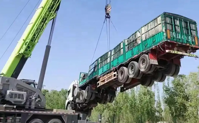 安居区道路脱困救援案例